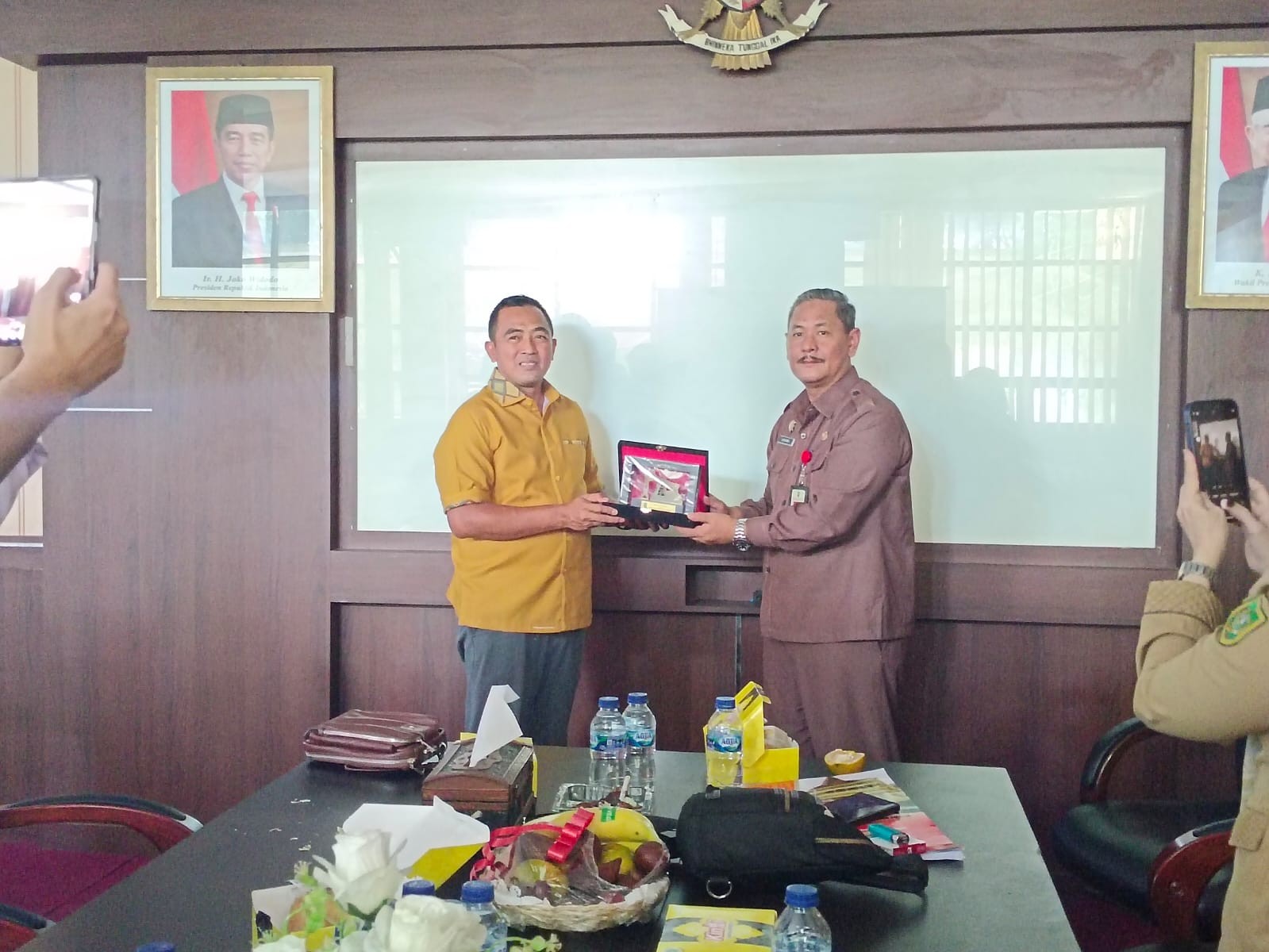 Audiensi Kepala Badan Kesbangpol Provinsi Riau dengan Tim Perwakilan Kejagung RI